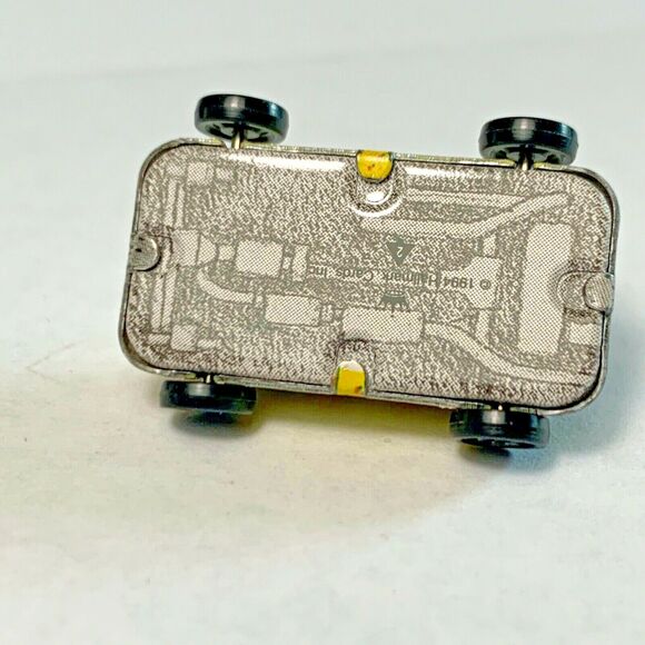 Hallmark KeepSake Miniature Ornament Series On the Road #2 Pressed Tin 1994 - Picture 6 of 10